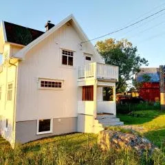 Solrik beliggenhet i Lofotens største fiskevær