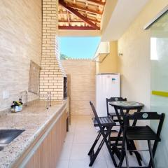 Apartamento bem equipado com ar condicionado e churrasqueira a 100 metros da praia - 02 dormitórios - Edifício Água Viva