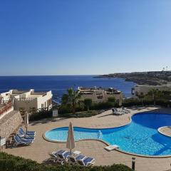 2 bedrooms apartment Shark's bay oasis with free beach 5 metres away