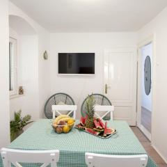 Central Square Apartment Slavuj