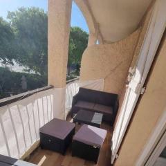 Bel appartement avec balcon et parking privé