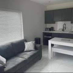 Apt 3, Lisvarna House