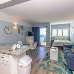 Fully Updated Direct Ocean Front Studio with Panoramic Views Palace Resort 602