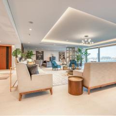 Palm Jumeirah Luxury Apartments by Propr