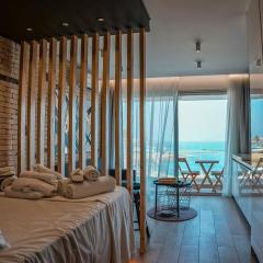COSea Living: SeaSide Luxury Suite in Harbour 107A