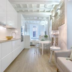 Ferrara Mayr White Apartment