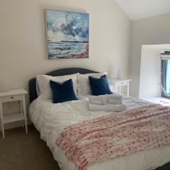 Farm House - Sleeps 7 - Garden - Parking