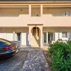 LUCREZIA house with apartments