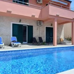 Holiday House Fantasy With Pool