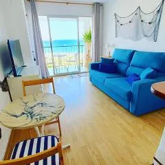 Cozy beach-front studio with amazing sea view