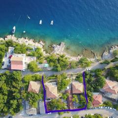 Simple beachfront rooms Bego