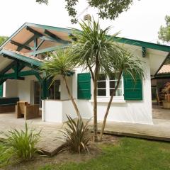 Central Villa 200 m from the beach
