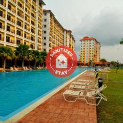OYO HOME 90301 Suria Service Apartments Bukit Merak Laketown Resort