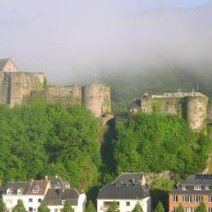 À Bouillon, appartement vintage vue sur le château