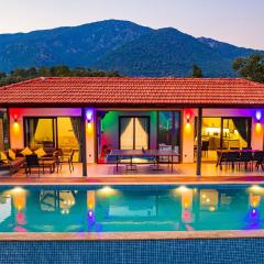 Oreo - 3 Bedroom Holiday Villa with jaccuzi in Fethiye Yeşilüzümlü