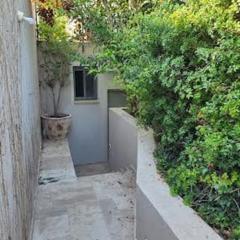 Charming modern country unit for rent