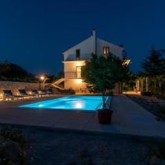 Villa Bacio with new heated pool