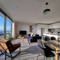 Union Green Apt w Stunning Views - Free Parking