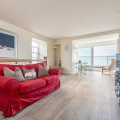 Cellardyke 3-Bed House Sleeps 6 with Sea Terrace