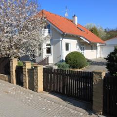 IdyllicPrague Cherry Tree Cottage