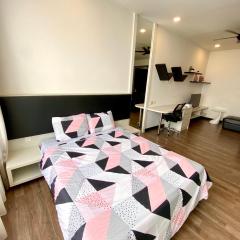 NEW Landmark Residence 2, Studio for 2 pax, High floor, Nice View, Free Parking, Budget Stay