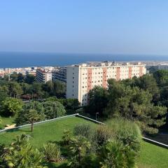 Sea view apartment in residence with swimming pool!