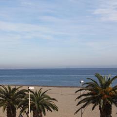 Apartamento en primera línea de playa, con vistas a la playa y con wifi