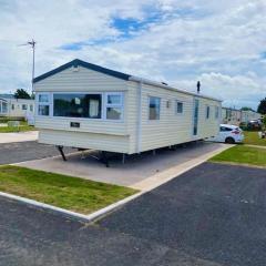 Static Caravan, Holly Grove, Lyons Robin Hood