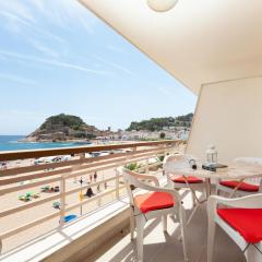 LETS HOLIDAYS Apartment sea views on the beach 3