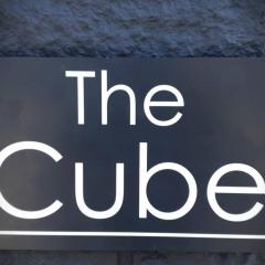The Cube at No. 21. Modern & Stylish getaway.
