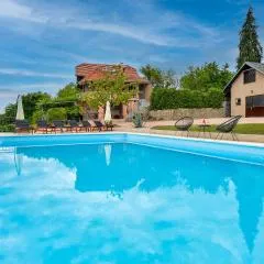 3 Bedroom Pet Friendly Home In Krasic