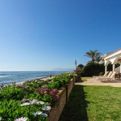 Charming villa on the seafront