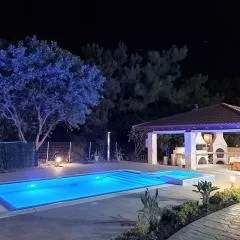 Fiore di Rodi - Private Pool, Jacuzzi and Barbecue