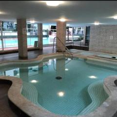 Apartamento Maravilhoso,condominio com piscina aquecida coberta e mais 2 externas.