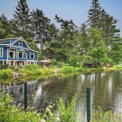 Lakefront Poconos Retreat with Hot Tub, Near Hiking!