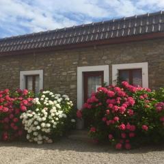 Les Hortensias, charmante petite maison en pierre
