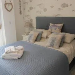 City Apt - Sleeps 4 Community Pool & Parking