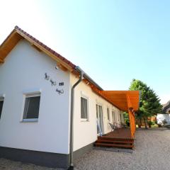 Friends & Family Apartmanok Velence