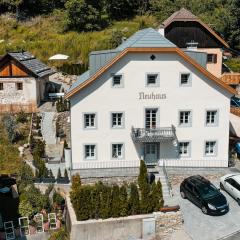 Apartment, historic Chalet & Guest House Neuhaus