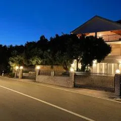 Tole Villa Podaca 2 with heated Pool