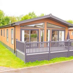 Penny Lodge with Hot Tub