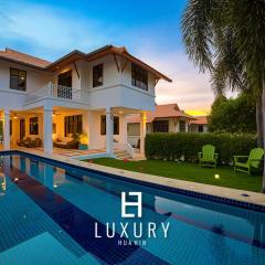 Modern Pool villa, 4 Bedroom Close to Beach HV