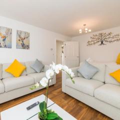 Greenfield's Oxlade Home - Modern 3 Bed room House, Langley, Slough