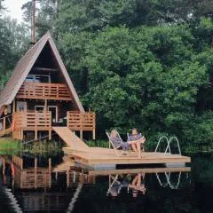 Saarjärve Väike Puhkemaja järve ääres