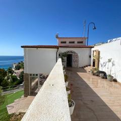 2 bedrooms house at Alicante 100 m away from the beach with sea view and furnished terrace