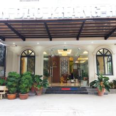 KHANG HOTEL CON DAO