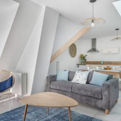 À 50m de la plage, bel appartement sous les toits