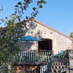 Gîte Saint-Romain-Lachalm, 1 pièce, 2 personnes - FR-1-582-264