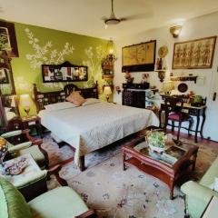 On The House Boutique Bed Breakfast with Terrace Garden Views