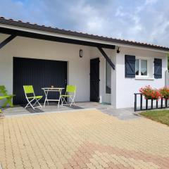 Coquet studio en Médoc, Jacuzzi et climatisation